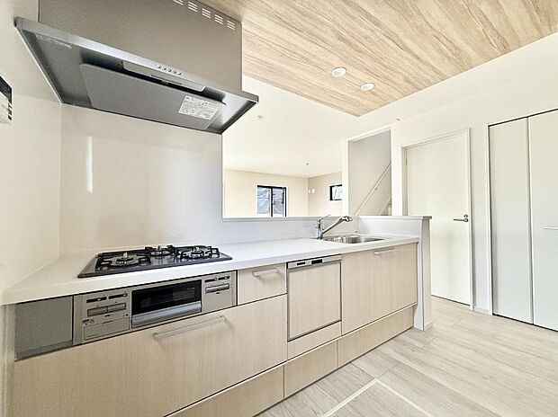 ■家族の絆を深める、温もりのあるキッチン