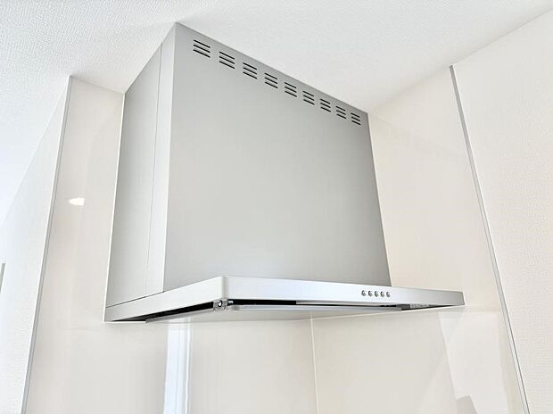 ■フードに覆われている為、匂いが換気扇に誘導され、効率的に排煙ができます