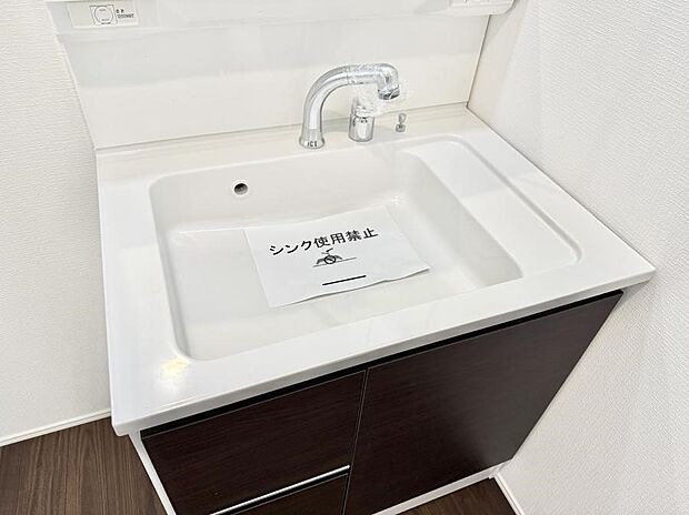 ■手洗いや顔を洗う時も快適に使える便利なシャワー