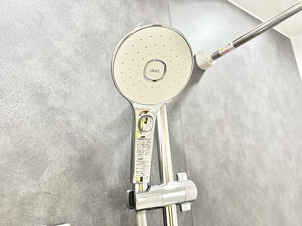 ■手元で簡単に止水できるため、水の無駄遣いを減らすことができます。