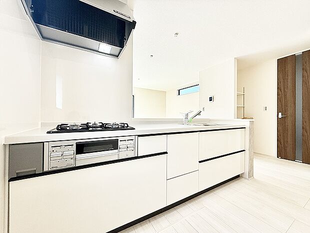 ■シンプルで機能的、毎日使いやすいキッチン