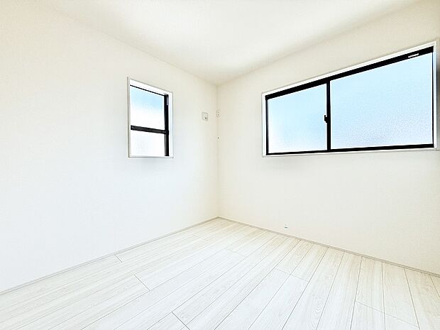 1号棟  ■落ち着いた色合いのお部屋で穏やかな時間を楽しめます