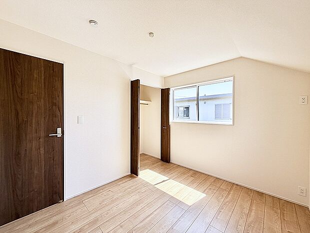 ■落ち着いた色合いのお部屋で穏やかな時間を楽しめます