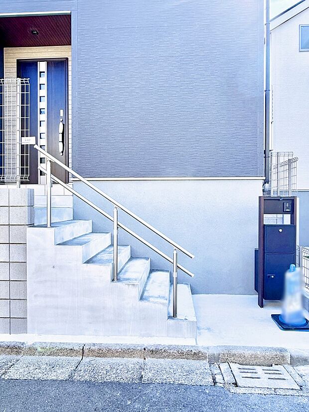 ■ 心地よい暮らしへとつながる、温かい玄関