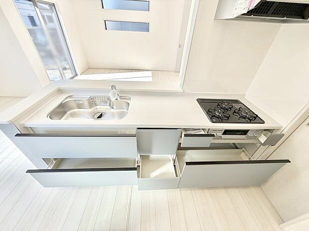 ■家族の絆を深める、温もりのあるキッチン