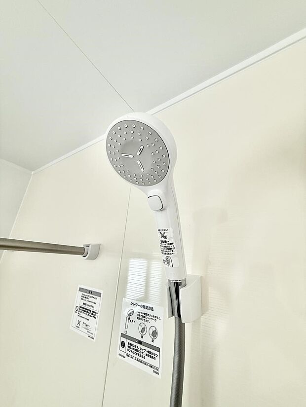 ■手元で簡単に止水できるため、水の無駄遣いを減らすことができます。