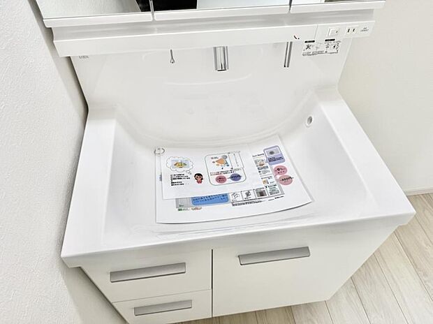 ■手洗いや顔を洗う時も快適に使える便利なシャワー