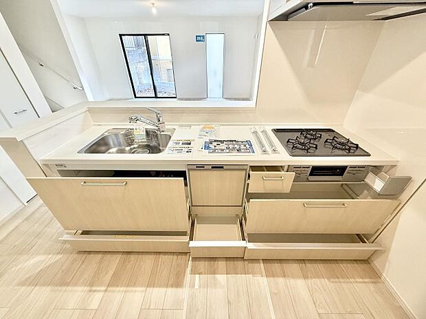 ■シンプルで機能的、毎日使いやすいキッチン