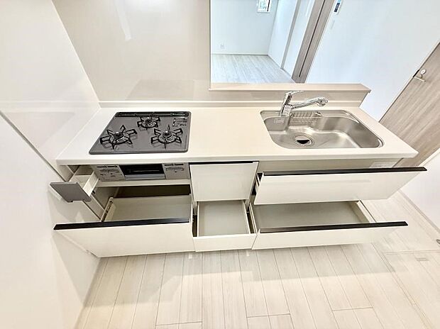 ■シンプルで機能的、毎日使いやすいキッチン