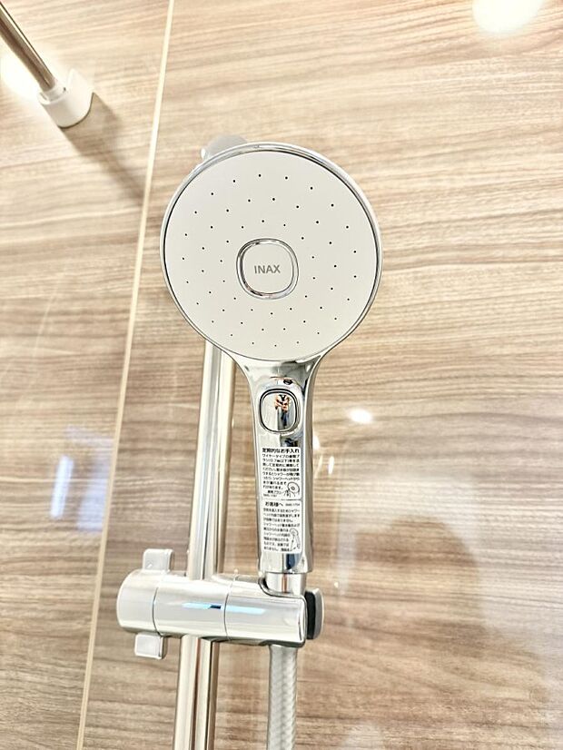 ■手元で簡単に止水できるため、水の無駄遣いを減らすことができます。