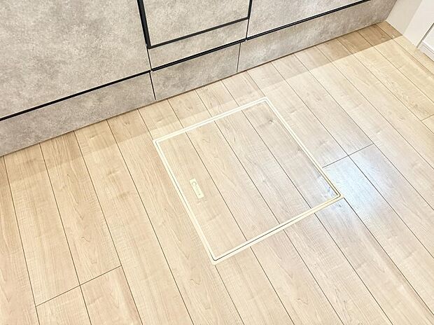 ■季節物など簡単に収納でき便利