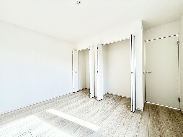 ■落ち着いた色合いのお部屋で穏やかな時間を楽しめます