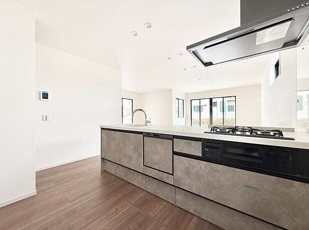 ■シンプルで機能的、毎日使いやすいキッチン