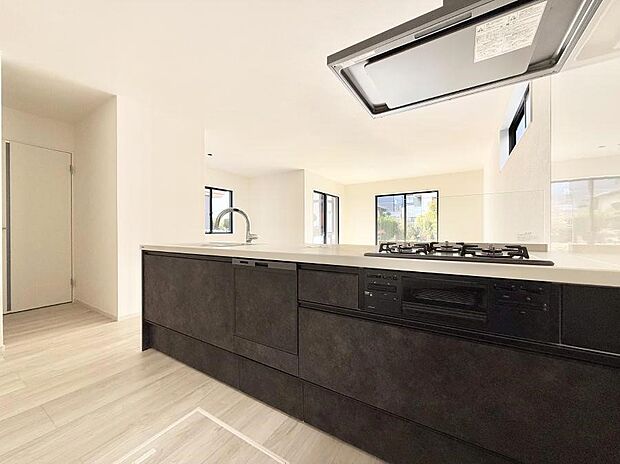 ■家族の絆を深める、温もりのあるキッチン