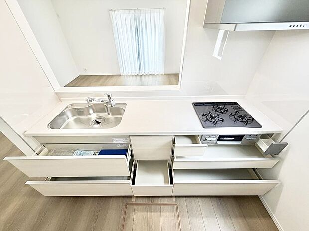 J号棟 ■シンプルで機能的、毎日使いやすいキッチン