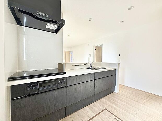 ■シンプルで機能的、毎日使いやすいキッチン