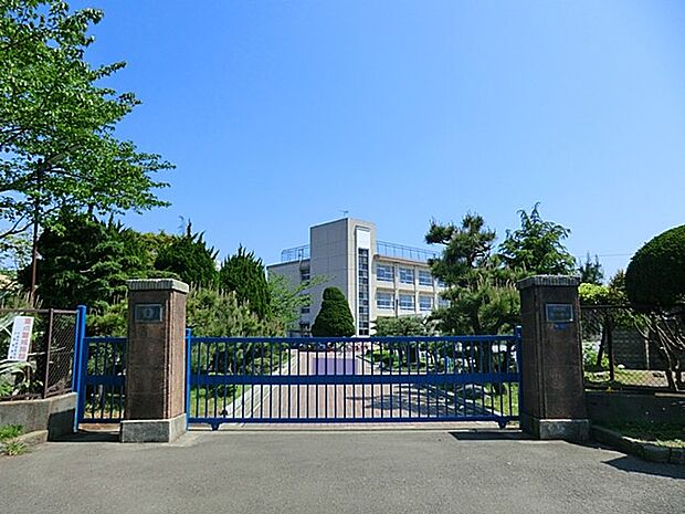 小学校 200m 平塚市立港小学校