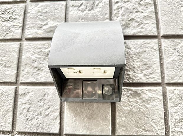 ■屋外に電源コンセントがあれば、高圧洗浄機で窓や外壁を掃除するなど便利です。