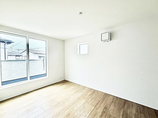1号棟 ■落ち着いた色合いのお部屋で穏やかな時間を楽しめます