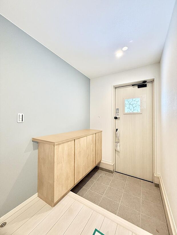 ■ 毎日を気持ちよく迎える、明るく温もりのある玄関