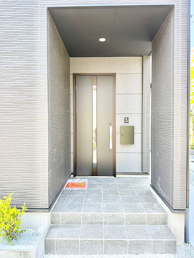 1号棟 ■ 心地よい暮らしへとつながる、温かい玄関