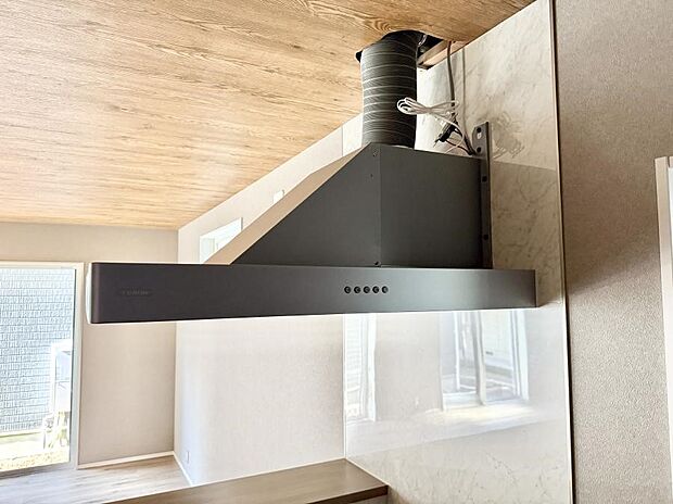 ■調理時の蒸気や匂いが換気扇に誘導され、効率的に排煙ができます。