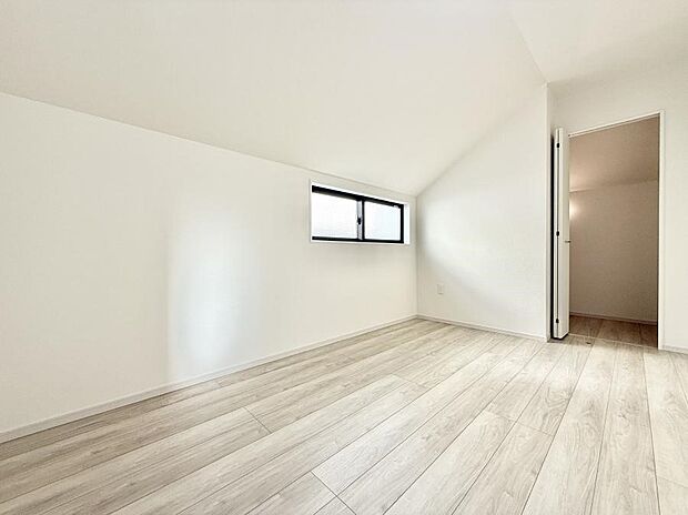 3号棟 ■落ち着いた色合いのお部屋で穏やかな時間を楽しめます