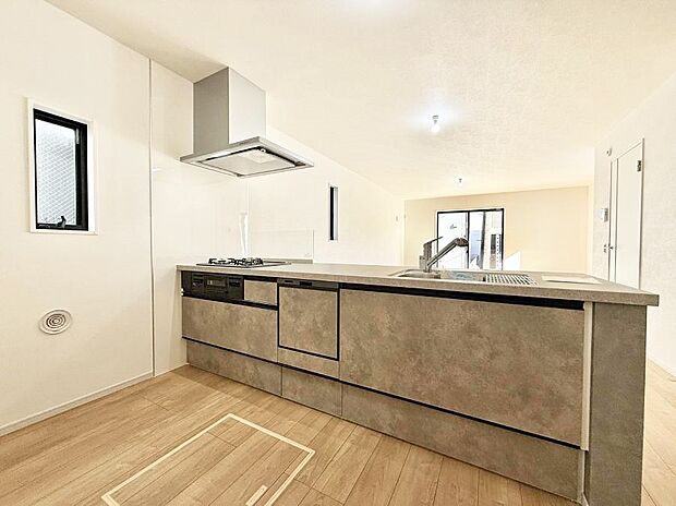 ■シンプルで機能的、毎日使いやすいキッチン