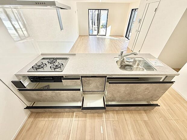 ■家族の絆を深める、温もりのあるキッチン