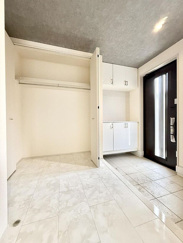 ■ ここから始まる一日、すっきり整った玄関