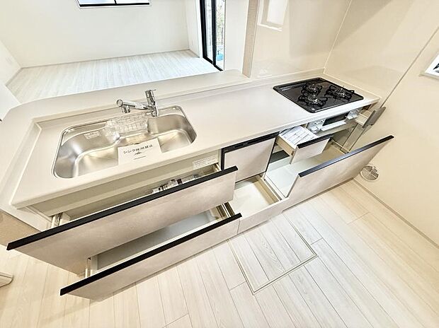 ■家族の絆を深める、温もりのあるキッチン