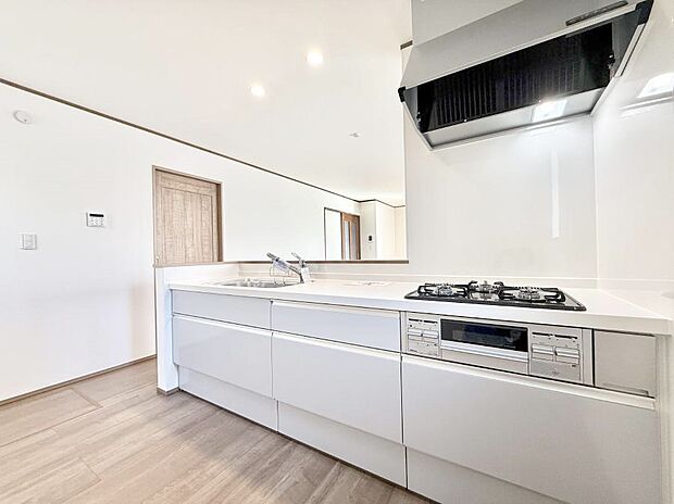 ■シンプルで機能的、毎日使いやすいキッチン