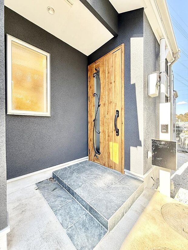 ■ 心地よい暮らしへとつながる、温かい玄関