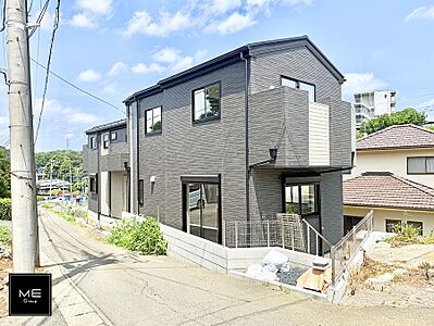 外観:1号棟 ■暮らしを彩る充実した設備仕様が備わった住まい 外観:1号棟 ■暮らしを彩る充実した設備仕様が備わった住まい
