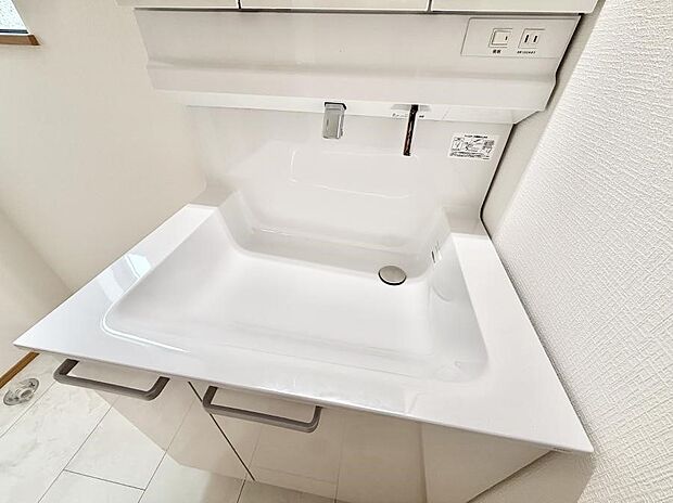 ■手洗いや顔を洗う時も快適に使える便利なシャワー