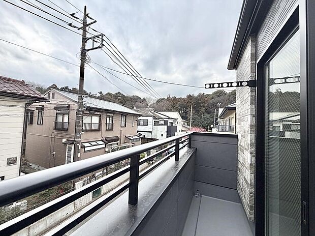 1号棟 ■ 心地よい風と光を感じる、くつろぎのバルコニー