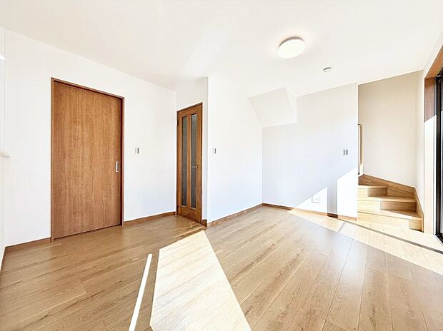 ■自然と会話が生まれるリビング階段採用