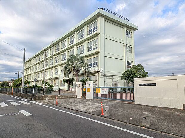 小学校 80m 平塚市立なでしこ小学校