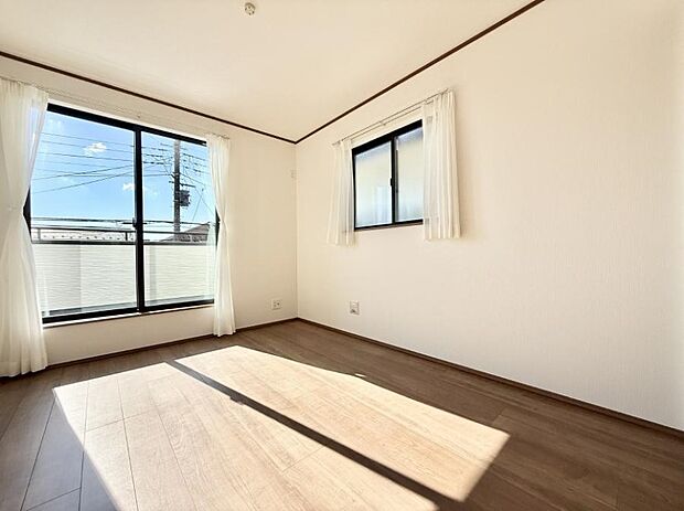 ■窓の配置や通気性の良い設計で部屋の空気がこもらず、常に新鮮な空気が流れます