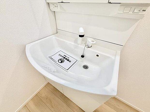 ■手洗いや顔を洗う時も快適に使える便利なシャワー