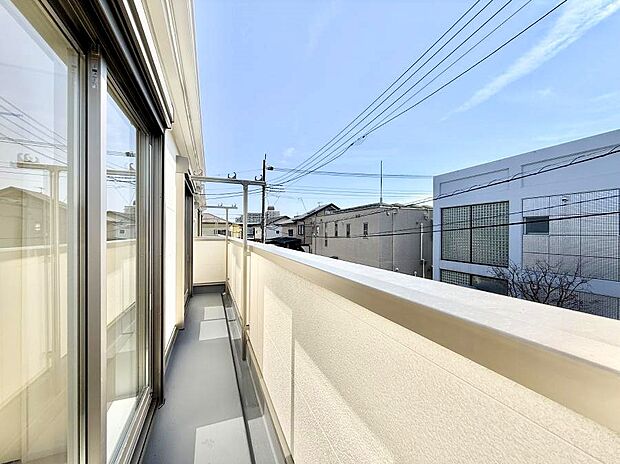 ■ 季節の移ろいを感じられる開放的な空間です