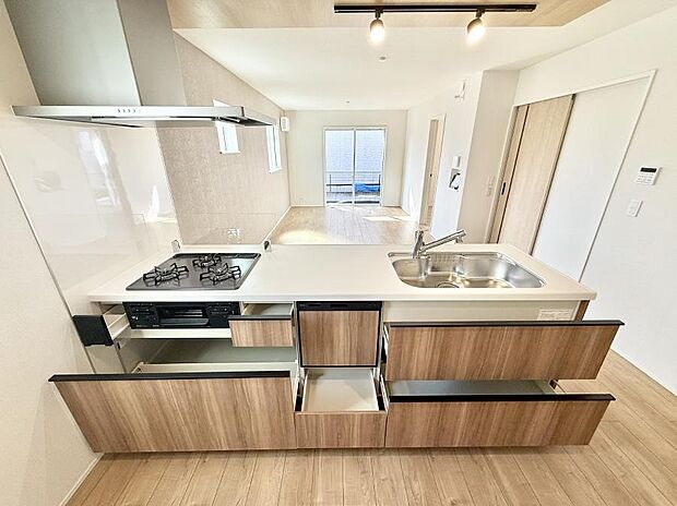 ■家族の絆を深める、温もりのあるキッチン