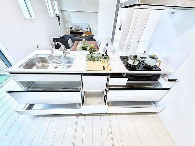 1号棟 ■シンプルで機能的、毎日使いやすいキッチン
