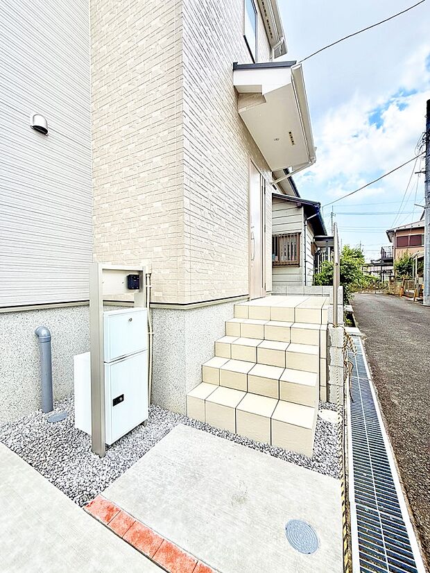 ■ 家族とゲストをやさしく迎える、心温まる玄関