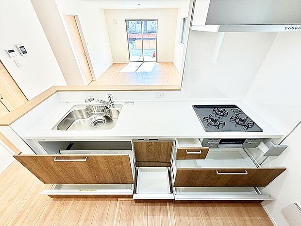 ■家族の絆を深める、温もりのあるキッチン