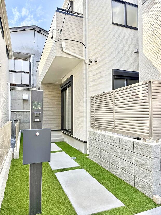 ■ 心地よい暮らしへとつながる、温かい玄関