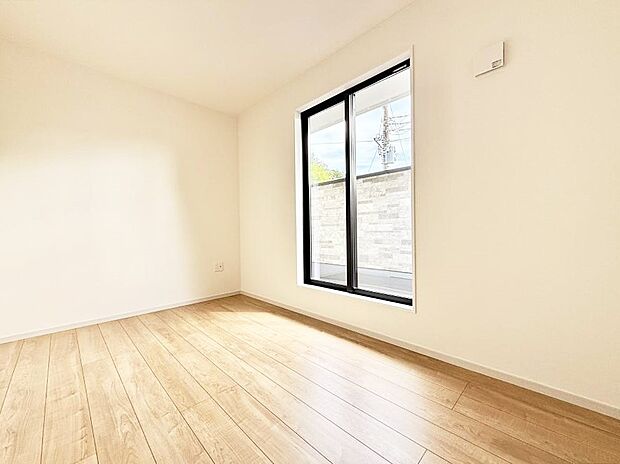 1号棟 ■落ち着いた色合いのお部屋で穏やかな時間を楽しめます