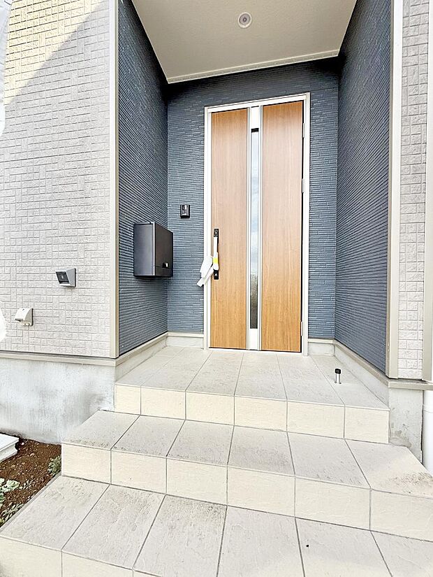 ■ 心地よい暮らしへとつながる、温かい玄関