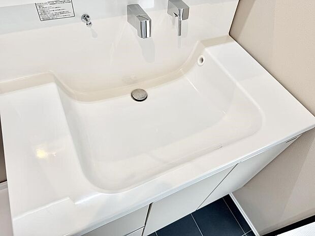 ■手洗いや顔を洗う時も快適に使える便利なシャワー