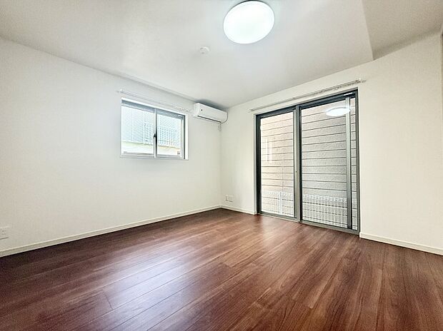 ■落ち着いた雰囲気のお部屋で心が安らぐ空間
